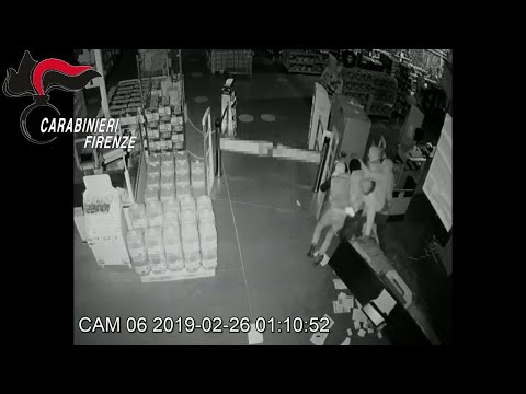 Firenze, così rapinavano le slot e sfondavano le vetrine