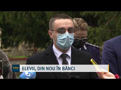 Elevii, din nou în bănci