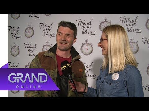 KIDA KAKO PEVA, a evo da li Nebojša Milutinović može da živi od ROKENROLA