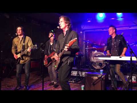 Jackson Browne - Lawyers, Guns and Money (Warren Zevon Cover @ Soundcheck Live / Lucky Strike Live)