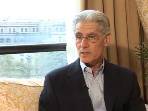 Dr. Brian Weiss recomienda a Liliana Hollmann