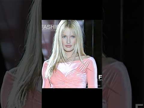 Karen Mulder for Versace fall 1996 #shorts #90s #runway #fashion #versace #edit