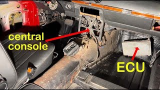 Mercedes R107: Montaż ECU i konsoli środkowej