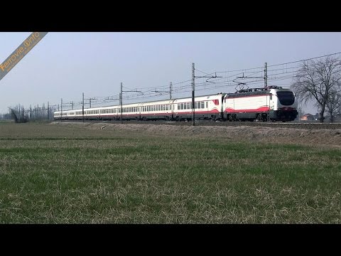 E.402B con Frecciabianca presso Rubiera - E.402B with Frecciabianca near Rubiera