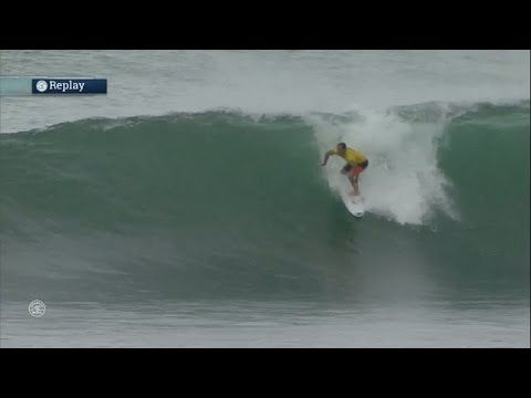 Tiago Pires Powers into Hawaiian Pro