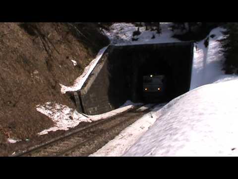 IR1763 (Brasov - Iasi) la iesirea din Tunelul Mare spre Predeal