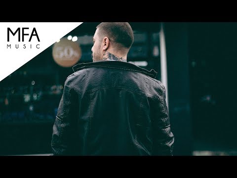 Chris Royal Ft. Benjamin - Hyena