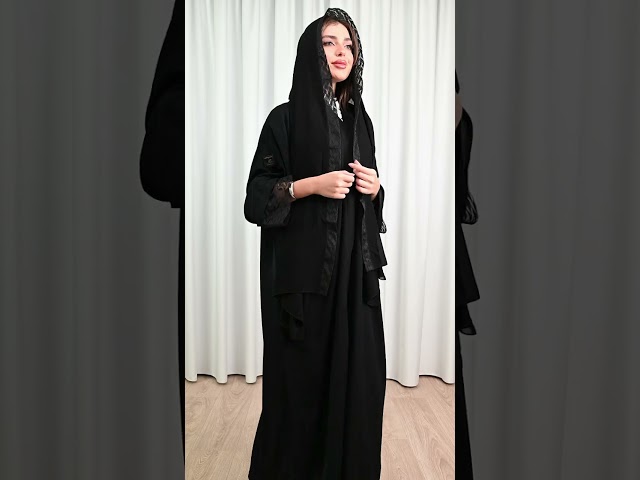 عباية بلاك بيري بدنتيل على الاكمام