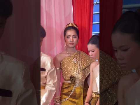 Celebrate the wedding day. 💓The Wedding in Khmer Traditional. 🇰🇭 👸🌹🌺