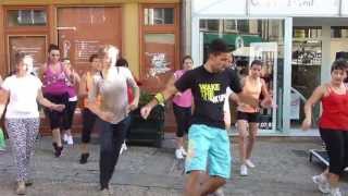 preview picture of video 'ZUMBA La Montagne fete de la musique Langres 2013'