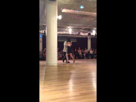 Improvised Argentine Tango Dance - Volver - Hugo Diaz