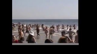 preview picture of video 'Polar Bear Swim 09 in Long Beach'