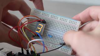 Download the video "DIY Electronic dice using Arduino UNO + CODE"