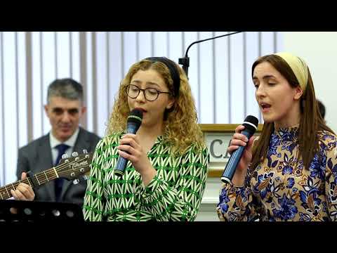 Se-aud pașii lui Isus - Surorile Clipa