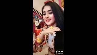 Download lagu ULVA RIANI TIKTOK CANTIK VIRAL 2020 mp3