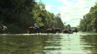 preview picture of video 'Ardèche outdoor sud France Domaine de Chaussy traversée des 3 rivières à cheval'