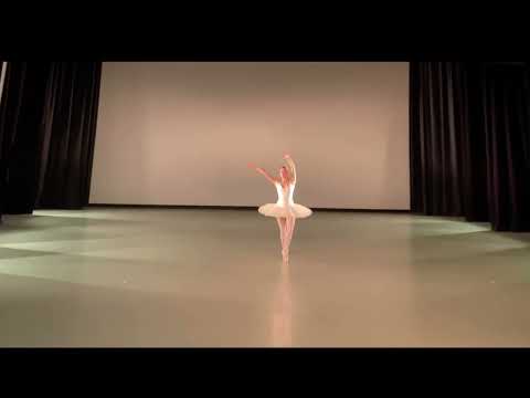 Alice Hidalgo: pointe exercises, Cigarette Variation, Paul Lightfoot and Sol León choreography