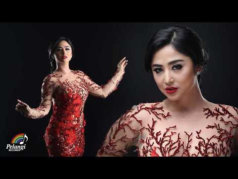 Dewi Perssik - Cinta Merah Jambu (Cinta Lahir Batin) (Official Lyric Video)