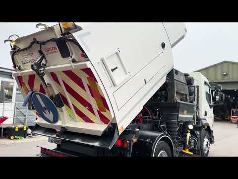 2018 Volvo FL250 Johnston VT651 Road Sweeper - Image 2