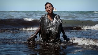 video: Brazil deploys 5,000 troops as fury mounts at inaction over worst oil spill in country's history 