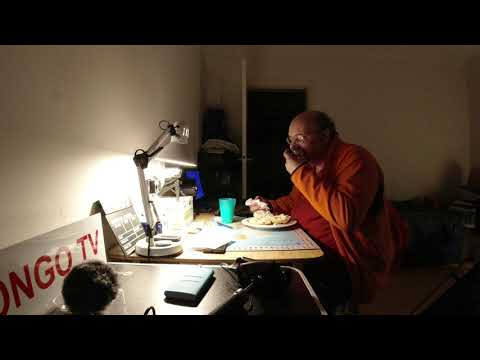 MongoTV_4160 - SPISER 4 HALVE MØLLEBOLLER MED HØNSESALAT LØRDAG NAT