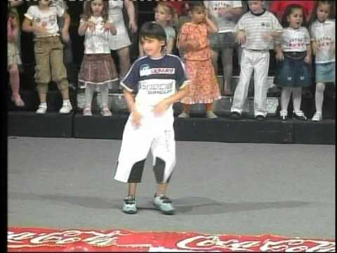 JABOLCINJA - NINO ANTOVSKI - MUZICAR MAL.mpg