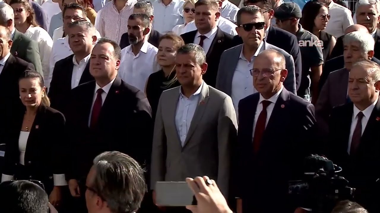 Özgür Özel, Turgutlu Belediyesi'nin toplu açılış törenine katıldı #Canlı