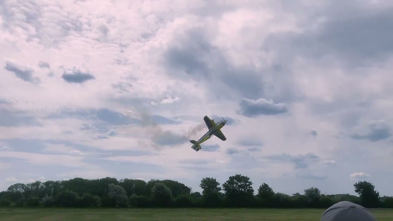 104" Extra NG ARF - žlutá 2,64m