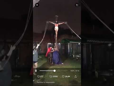 Jesus se cae de la cruz duro como infancia en siria