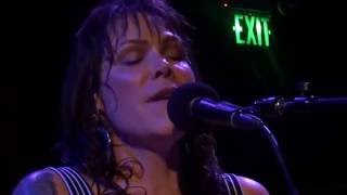 Beth Hart - Mama This One's For You (Live Acoustic)