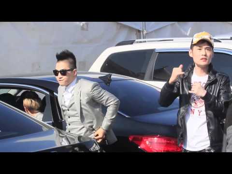 110430 Backstage with Kpop Idols at Inkigayo