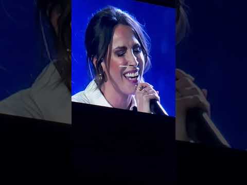 Manuel Carrasco y Malú - Que Nadie - La Última Flecha Madrid #manuelcarrasco #malú #santiagobernabeu