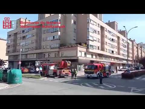 Los bomberos sofocan un incendio y rescatan a dos mascotas en una vivienda de Barañáin 