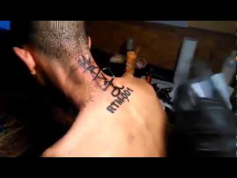 Mr Busta tetóválás