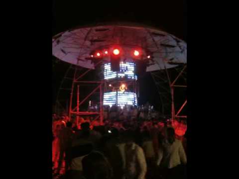 Santos Suarez & Felipe Cruz ft. Miss Bunty - Beachboom Anthem Live @ Beachboom 2009 - 05-09-09 / 01