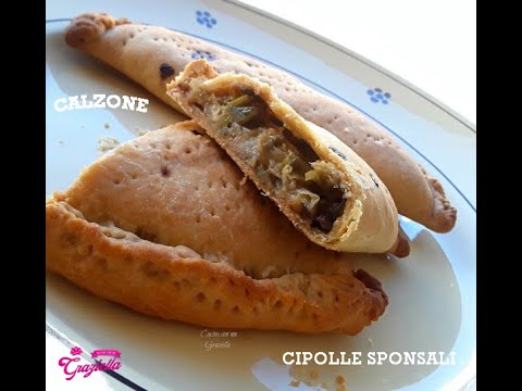 Calzone di cipolle sponsali - Ricetta tipica pugliese