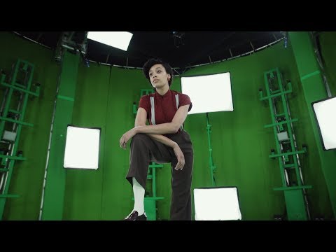 Βίντεο από τα παρασκήνια της παράστασης All Kinds of Limbo (2019), του [[#Toby Coffey [Τόμπυ Κόφφεϋ]#]] και του Immersive Storytelling Studio του Royal National Theatre, κατά την προσαρμογή του έργου για την προβολή του σε περιβάλλον εικονικής πραγματικότητας.&nbsp;