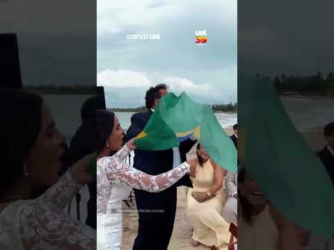 Faria igual? Durante votos de casamento, casal declara voto político para convidados