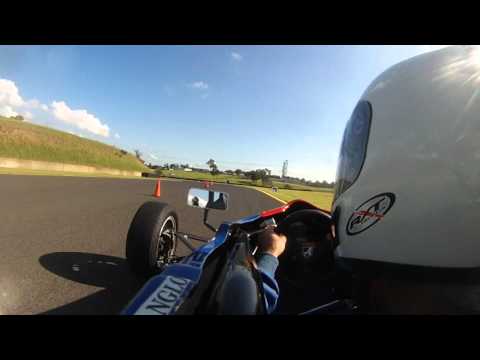 Formula Ford 10 laps Eastern Creek