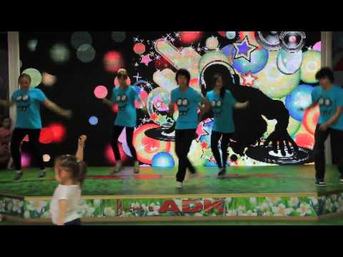 Funky Town Students' Performance - House Dance