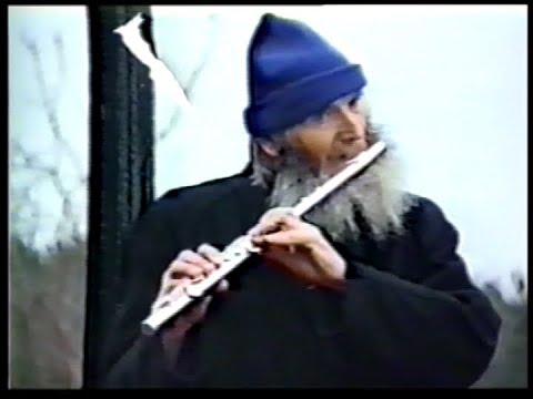 Sigurd (Sighurd) Cochius speelt fluit in deze film in 1988: shadows of Blood van Sydney Ling