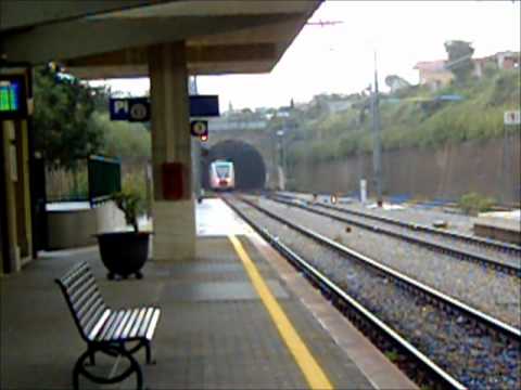Treni sotto la grandine a Piraineto!!!.wmv