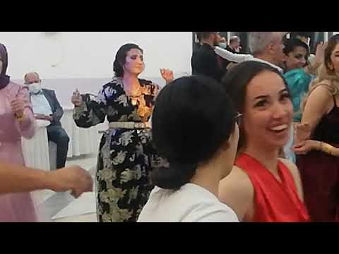 Müzisyen Özlem Ökten Afyonkarahisar Sandıklılı İLÇESİ Büşra Kervan & Kürşat Cengiz çiftinin düğünü