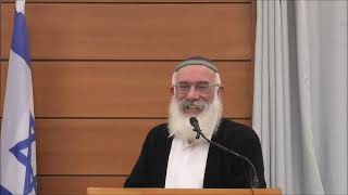 מלחמת הרוח היהודית ברוח יוון החומרית [חנוכה] | הרב אברהם שילר (ישיבת בני דוד) - התמונה מוצגת ישירות מתוך אתר האינטרנט יוטיוב. זכויות היוצרים בתמונה שייכות ליוצרה. קישור קרדיט למקור התוכן נמצא בתוך דף הסרטון