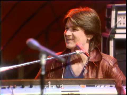Dick Clark Interviews Franke & The Knockouts - American Bandstand 1981