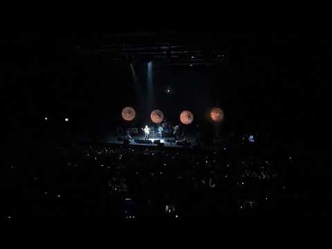 Richard Ashcroft: Bitter Sweet Symphony (Intro) [First Direct Arena, Leeds: 22.4.17]