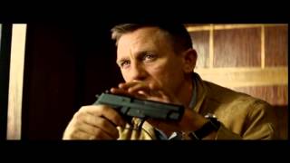 Download lagu James Bond Reviews the SIG P226 mp3