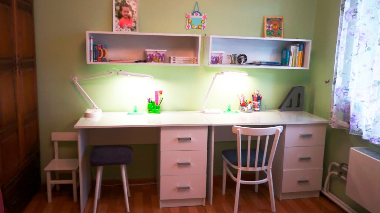 Организация пространства девочек школьниц | Купили белые письменные столы | Рабочее место школьника