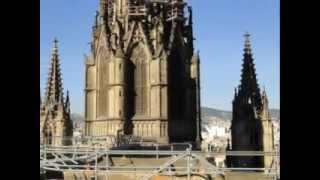 Kadr z teledysku La Sagrada Familia tekst piosenki Alan Parsons Project