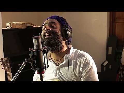 Arijit Singh - Facebook Live | Tujhe Kitna Chahne Lage 🙈 | Help Rural India | PM Music